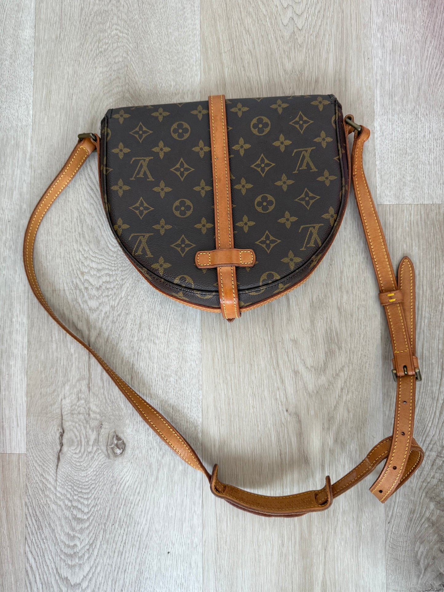 Louis Vuitton Vintage
Monogram Chantilly MM Shoulder
Bag 1H180040n