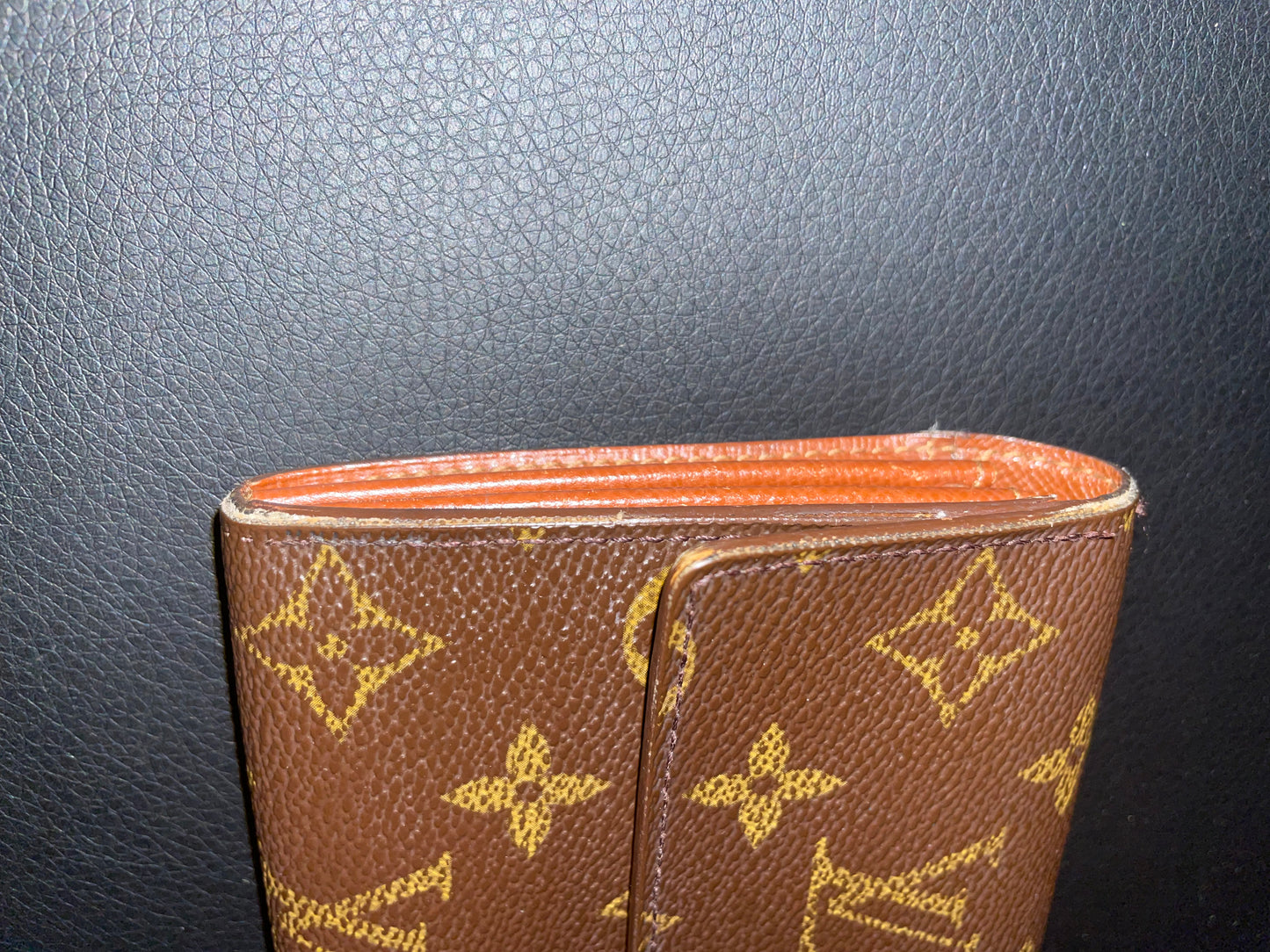 LOUIS VUITTON Porte Monnaie
Credit Long Bifold Wallet
Monogram