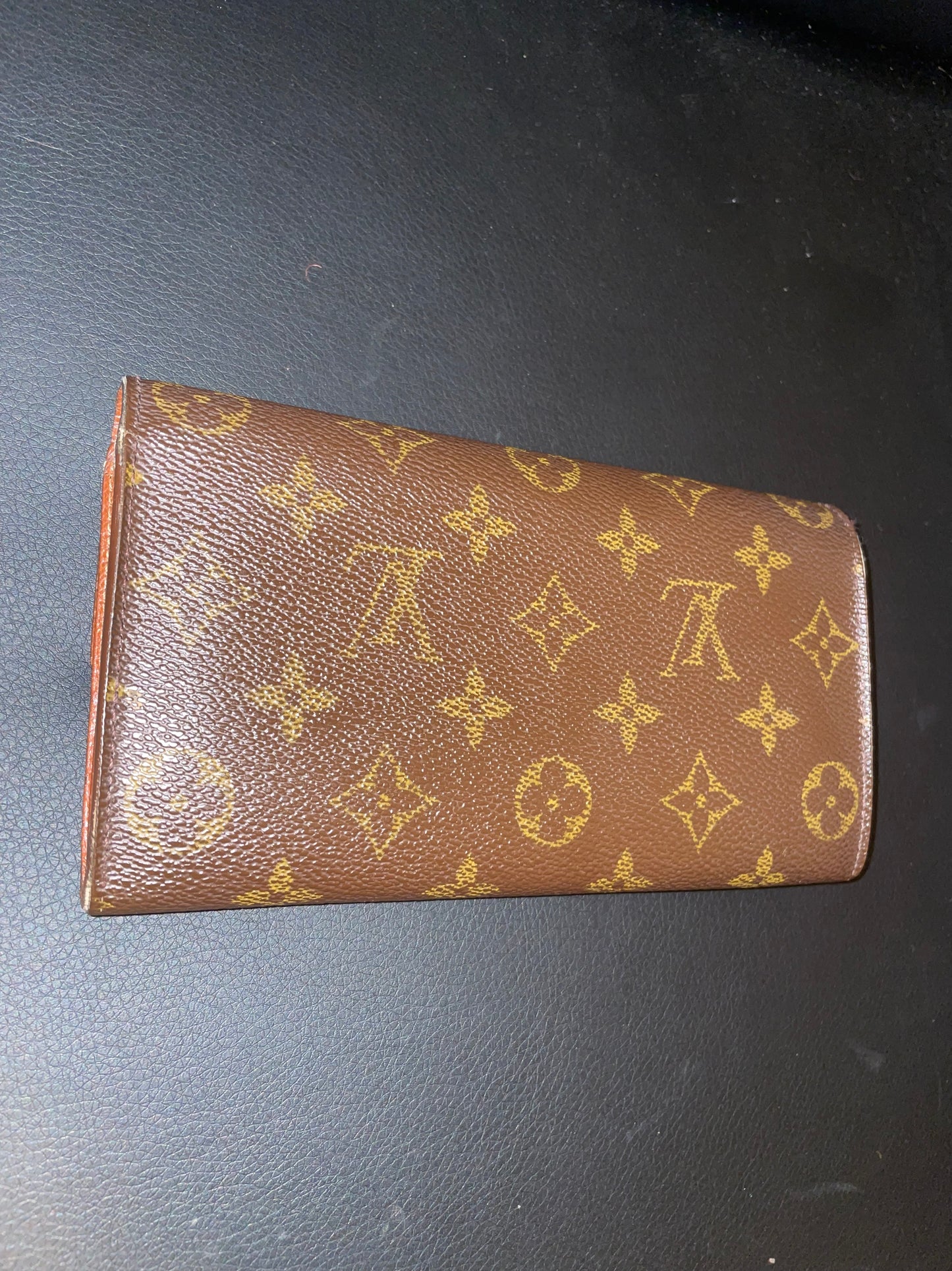 LOUIS VUITTON Porte Monnaie
Credit Long Bifold Wallet
Monogram
