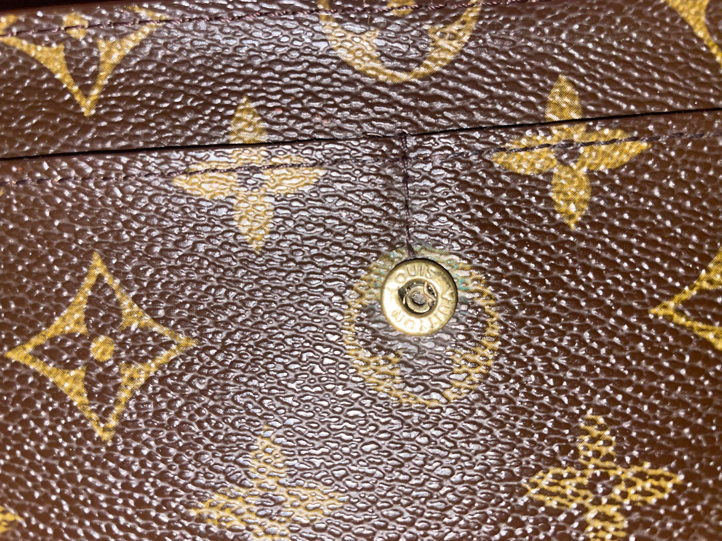 LOUIS VUITTON Porte Monnaie
Credit Long Bifold Wallet
Monogram