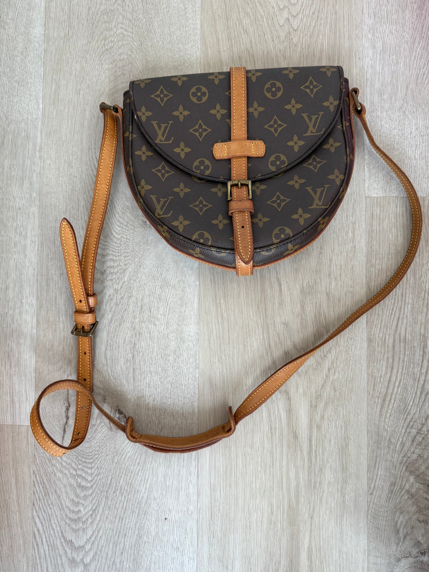 Louis Vuitton Vintage
Monogram Chantilly MM Shoulder
Bag 1H180040n