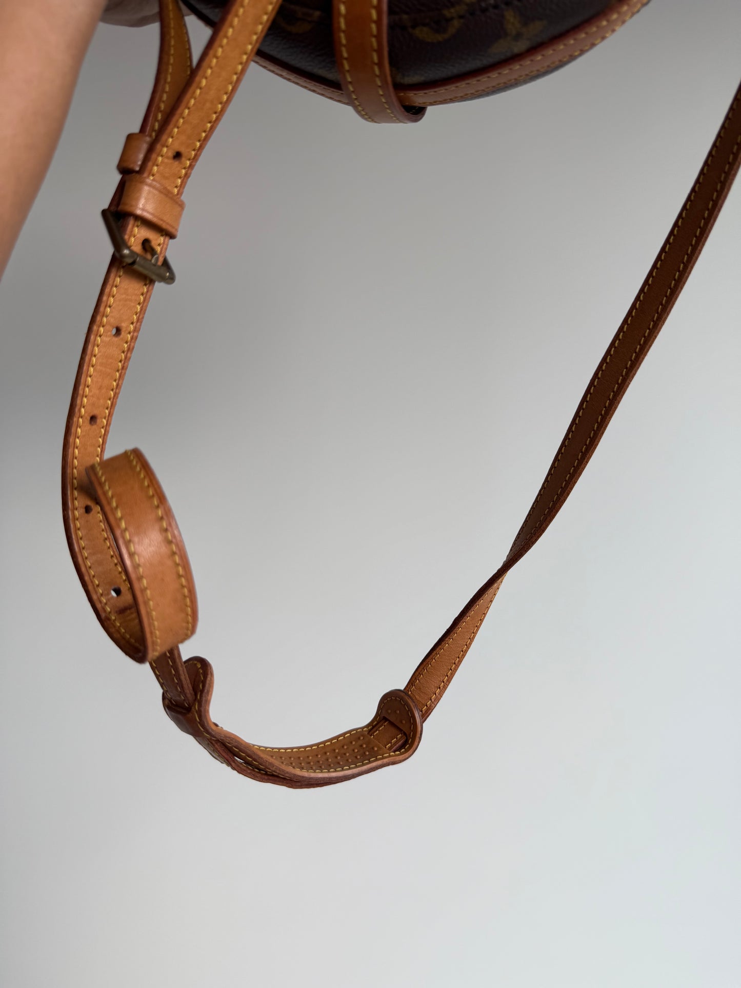 Louis Vuitton Vintage
Monogram Chantilly MM Shoulder
Bag 1H180040n